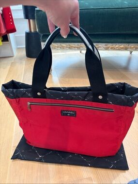 CHANEL Red and Black Quilted Tote with Front Zip